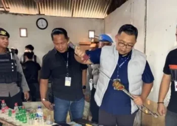 Polisi Gerebek Sarang Narkoba, Ibu Rumah Tangga Diduga Jadi Bandar