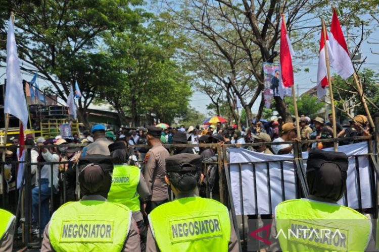 Bupati Pati Sudewa divonis 8,5 tahun penjara