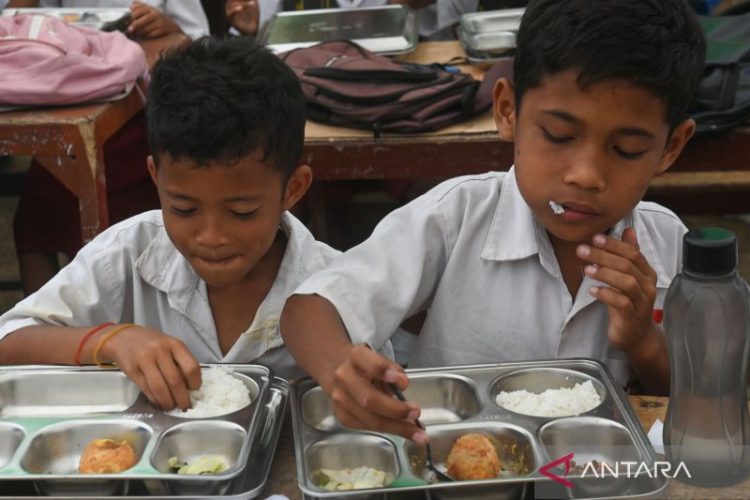 Makan terlalu cepat bisa bikin gemuk? Ini penjelasannya